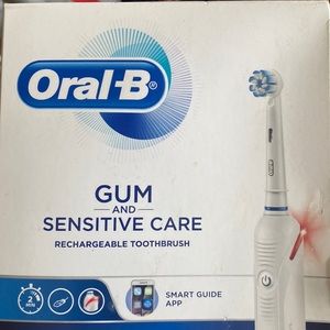 Oral-B Gum and sensitive care rechargeable toothbrush